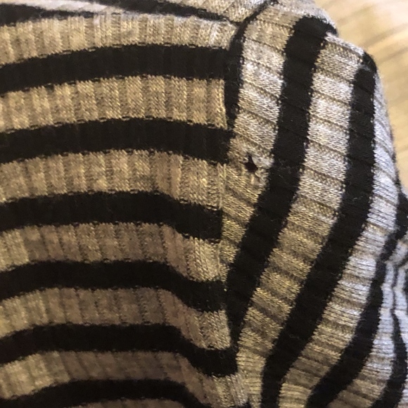 LuLaRoe - Gray & Black Striped Tee ((XXS)) - Picture 5 of 6